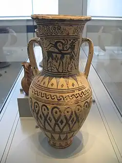 Amphore protoattique. Centaure, chèvre et cavaliers armés. Athènes, 700-675. Altes Museum, Berlin