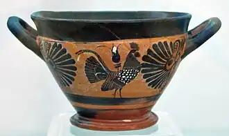 Skyphos, coupe à boire, à figures noires originaire d'Attique, v. 530-520 av. J.-C. Antikensammlung Kiel.