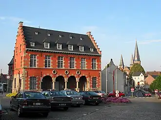 Ancien hôtel de ville.