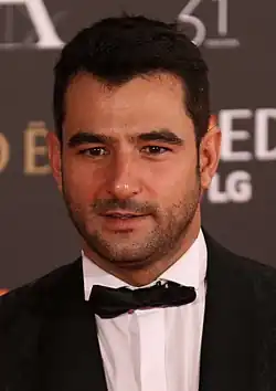 Antonio Velázquez&nbsp;(es) interprète de l'inspecteur Cuevas.