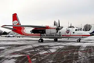 Un An-24RV sortant de l'usine Aviant, Aérodrome de Sviatochyne.