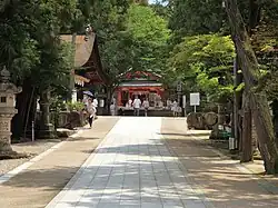 Approach to Himenomiya Oagata Shrine, Inuyama 2012