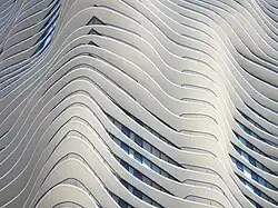 Les balcons vus d'en dessous.