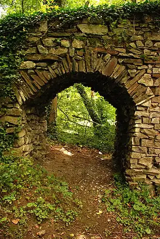 Arc de gauche (cintré).