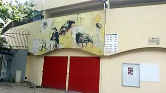 Entrée des arènes de Lunel.