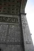 Sur l'arc de triomphe.
