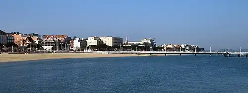Vue d'ensemble de la plage, de la jetée Thiers et d'une partie d'Arcachon.