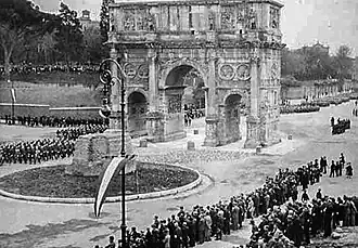 État du monument en 1933, lors de l'inauguration de la Via dei Trionfi.