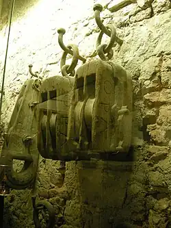Poulies utilisées dans la construction du dôme, Musée de l'Opéra du Duomo, Florence.