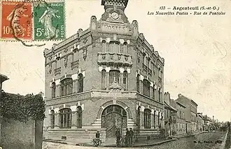 Le nouveau bureau de poste.