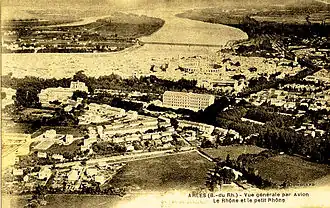 Défluence du Petit et du Grand-Rhône à Arles (phototypie de 1932).
