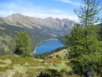 Le lac de retenue d'Arnon.