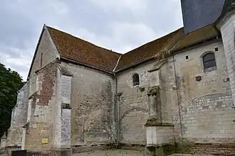 Traces de remaniement.