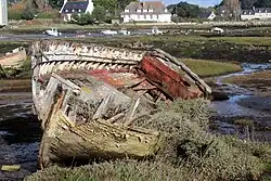 Le fond de l'arrière-port du Guilvinec-Léchiagat : épave d'un malamoks 1.