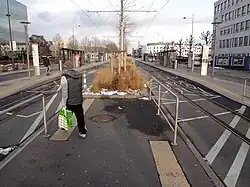 Œuvre de Sylvie Defraoui Trame et tram à Lancy, Canton de Genève, Suisse.