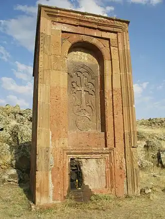 Chapelle-khatchkar, XIIIe&nbsp;siècle, Byurakan (Artavazik),.