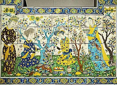 Iran, Ispahan : Panneau de céramique à la joute poétique (XVIIe&nbsp;siècle).