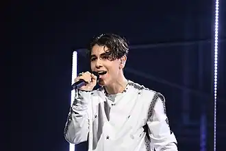 Arwin interprétant This Dream of Mine.