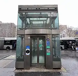 L'acscenseur rattaché à l'accès no&nbsp;3.