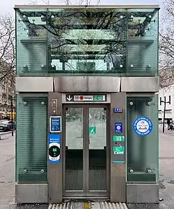 L'ascenseur de l'accès no&nbsp;1.