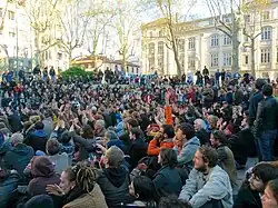 gestuelle d'assemblée nuit debout