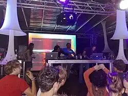 Description de cette image, également commentée ci-après