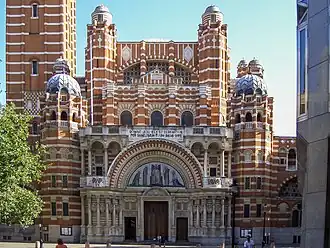 Le portail nord-ouest de la cathédrale.