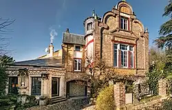 Atelier de peintre de Albert Maignan, situé à Saint-Prix, transformé en maison individuelle.