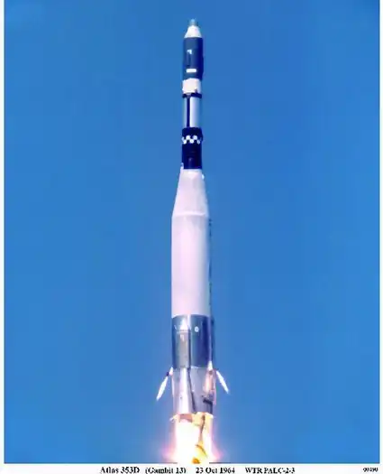 Un lanceur Atlas-Agena D avec un satellite KH-7.