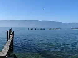 Le bord du lac depuis Estavayer-le-Lac, 24 octobre 2004.
