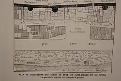 Plan avec la muraille et les parcelles des maisons individuelles dont certaines sont munies de pointillés