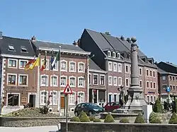 Place Antoine Ernst dont la maison Moreau.