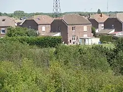 Des habitations typiques de la Compagnie de l'Escarpelle.