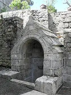 Fontaine de Saint-Raymond