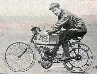 Auguste Bucquet, vainqueur des deux roues motorisées au Paris-Madrid 1903 sur Werner.