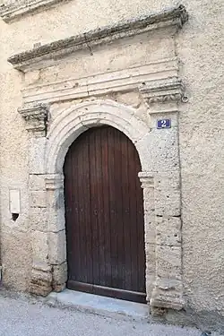 La porte du presbytère (XVIIe&nbsp;siècle.
