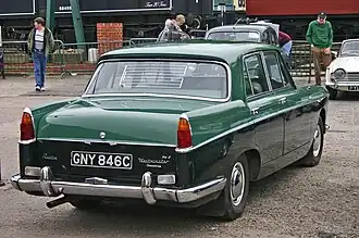 Trois-quarts arrière