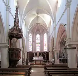 L'intérieur de l'église Saint-Pient.