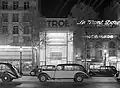 Les Champs-Élysées à Paris, avec le showroom de Citroën, 1935.