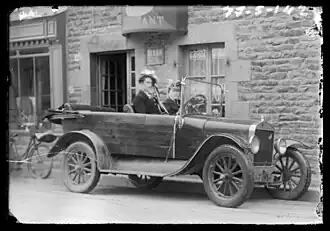 Automobile du constructeur De Dion-Bouton, entre 1920-1925, Val-d'Izé, Ille-et-Vilaine