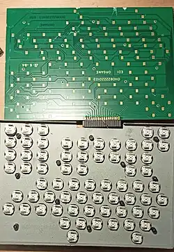 Arrière du clavier et plaque de connexion des touches