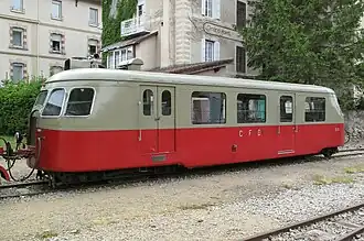 L'engin N° 313 rénové. Moteur sur l'essieu à gauche.