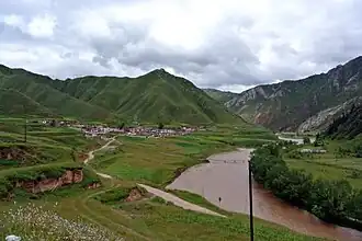 Autour du monastère.