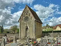 La chapelle du cimetière.