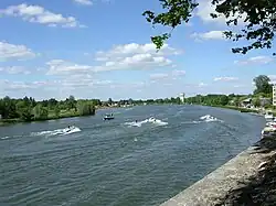 Auxonne ski nautique sur la Saône.