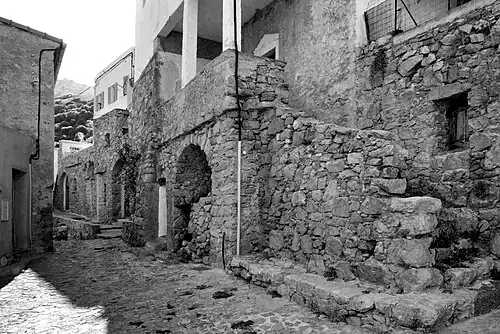 Au cœur du village.