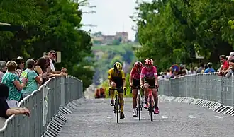 Le Tour de France Femmes 2022 sur l’avenue de Champagne.