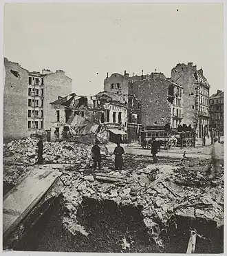 Avenue de la Grande-Armée bombardée depuis le mont Valérien, le 28 mai 1871.