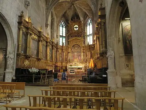 Chœur en bois doré du XVIIe&nbsp;siècle dessiné par Etienne Martelange.