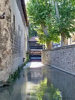La Sorgue, rue des Teinturiers.